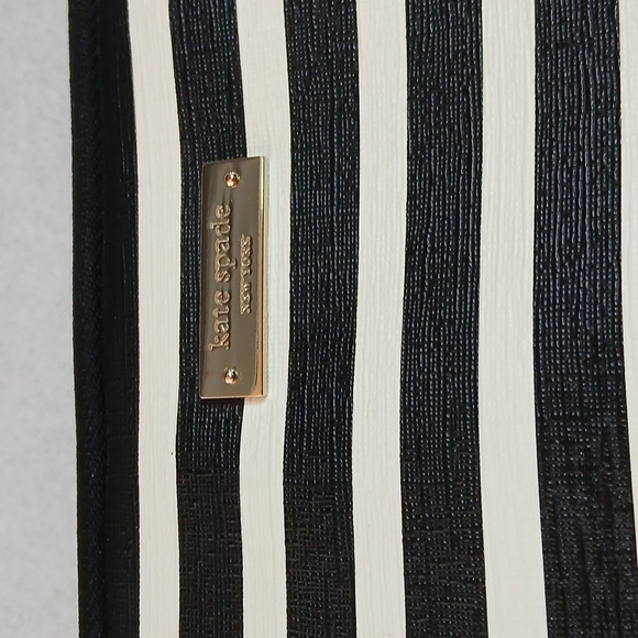 EUC Kate Spade Black And White Stripe 13"×9.5" Laptop Notebook Sleeve - Picture 2 of 9